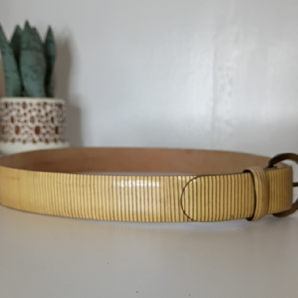 Giorgio Armani Vintage Gold Toned Women's Belt Size 44 - Picture 6 of 12